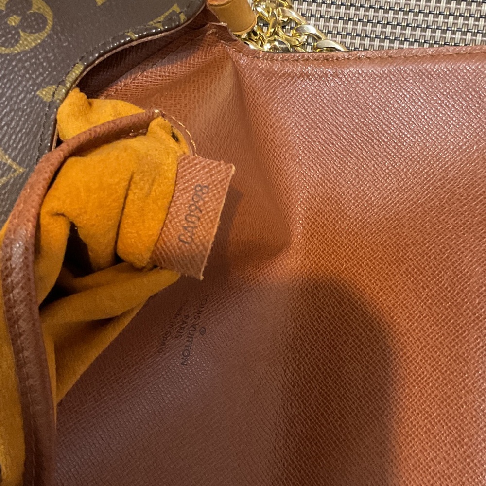 Louis Vuitton Monogram Canvas Crossbody CA0998 - Picture 11 of 16